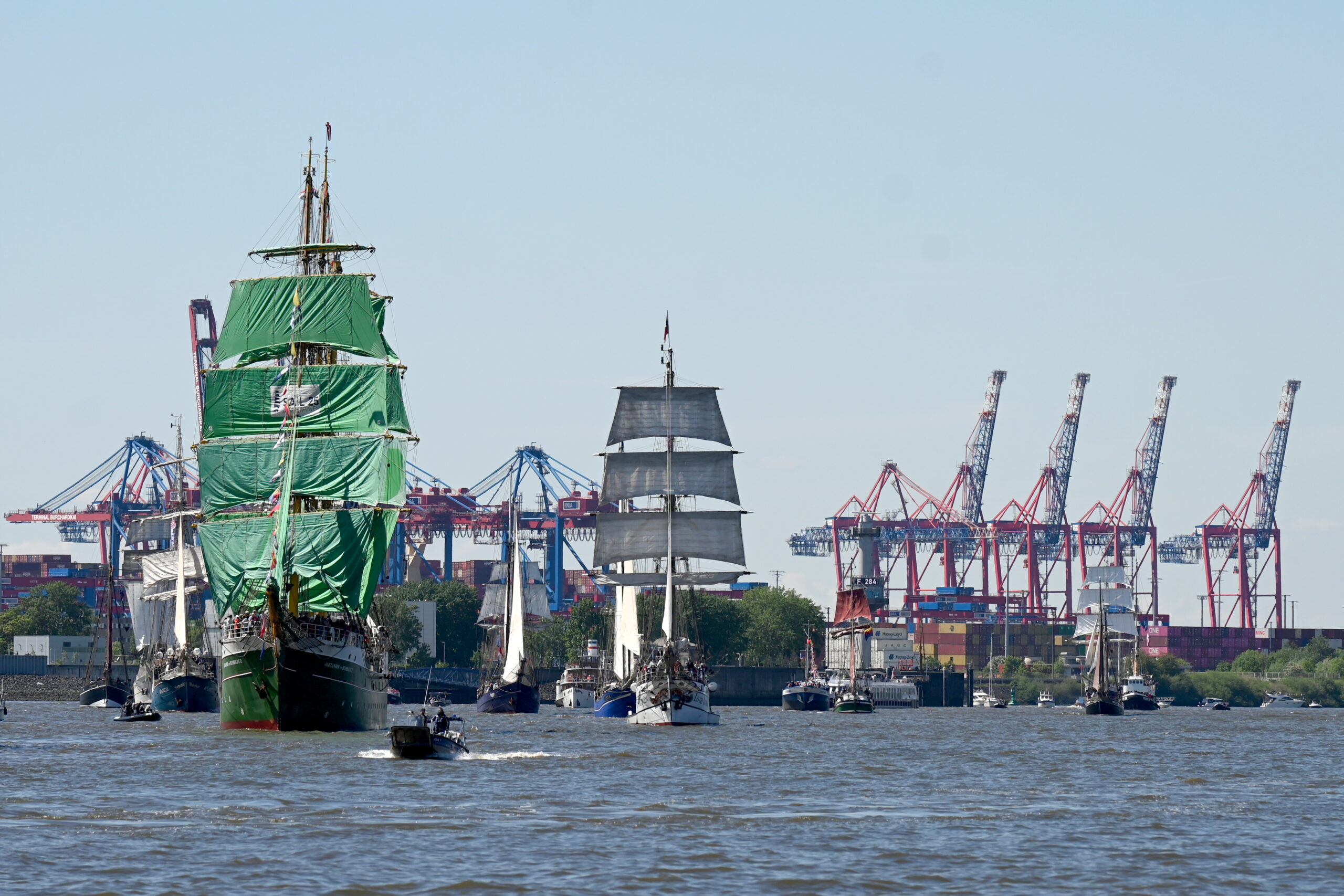 Großsegler wie die „Alexander von Humboldt II“ sind zentraler Teil des Programms zum Hafengeburtstag.