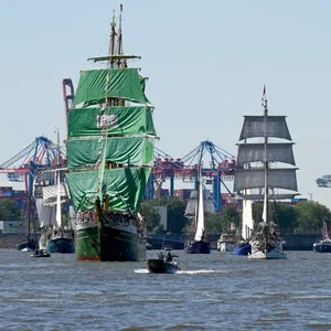 Großsegler wie die „Alexander von Humboldt II“ sind zentraler Teil des Programms zum Hafengeburtstag.