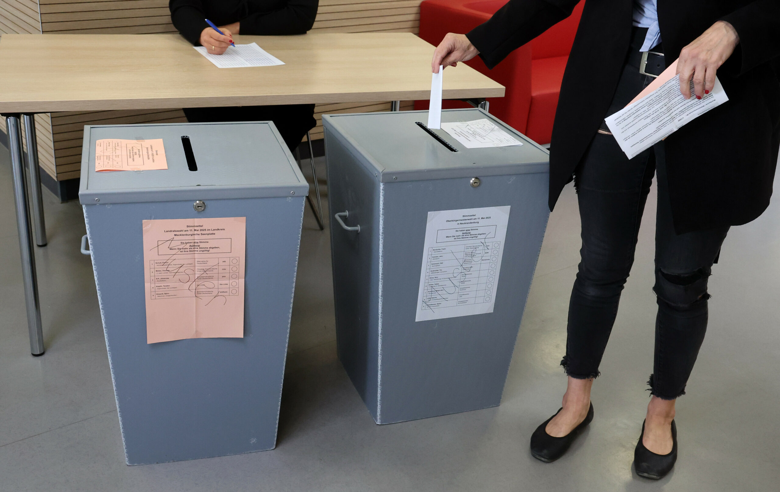 Am Sonntag findet in drei Landkreisen von Mecklenburg-Vorpommern die Stichwahl zum Landrat statt.