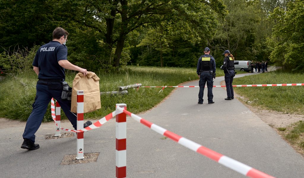 Polizei-findet-toten-S-ugling-am-Wegesrand