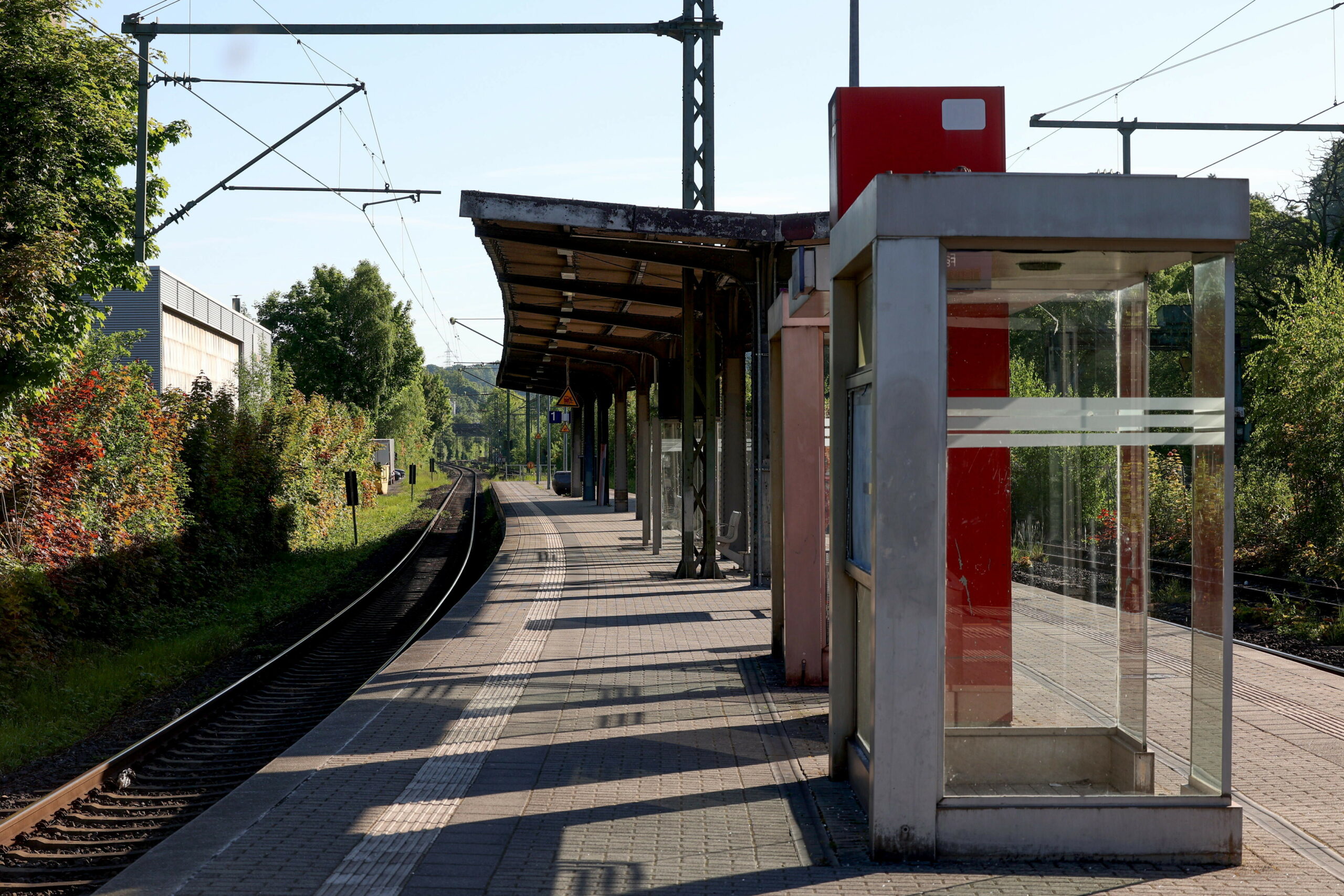 Bahngleise an einem Bahnhof. (Symbolbild)