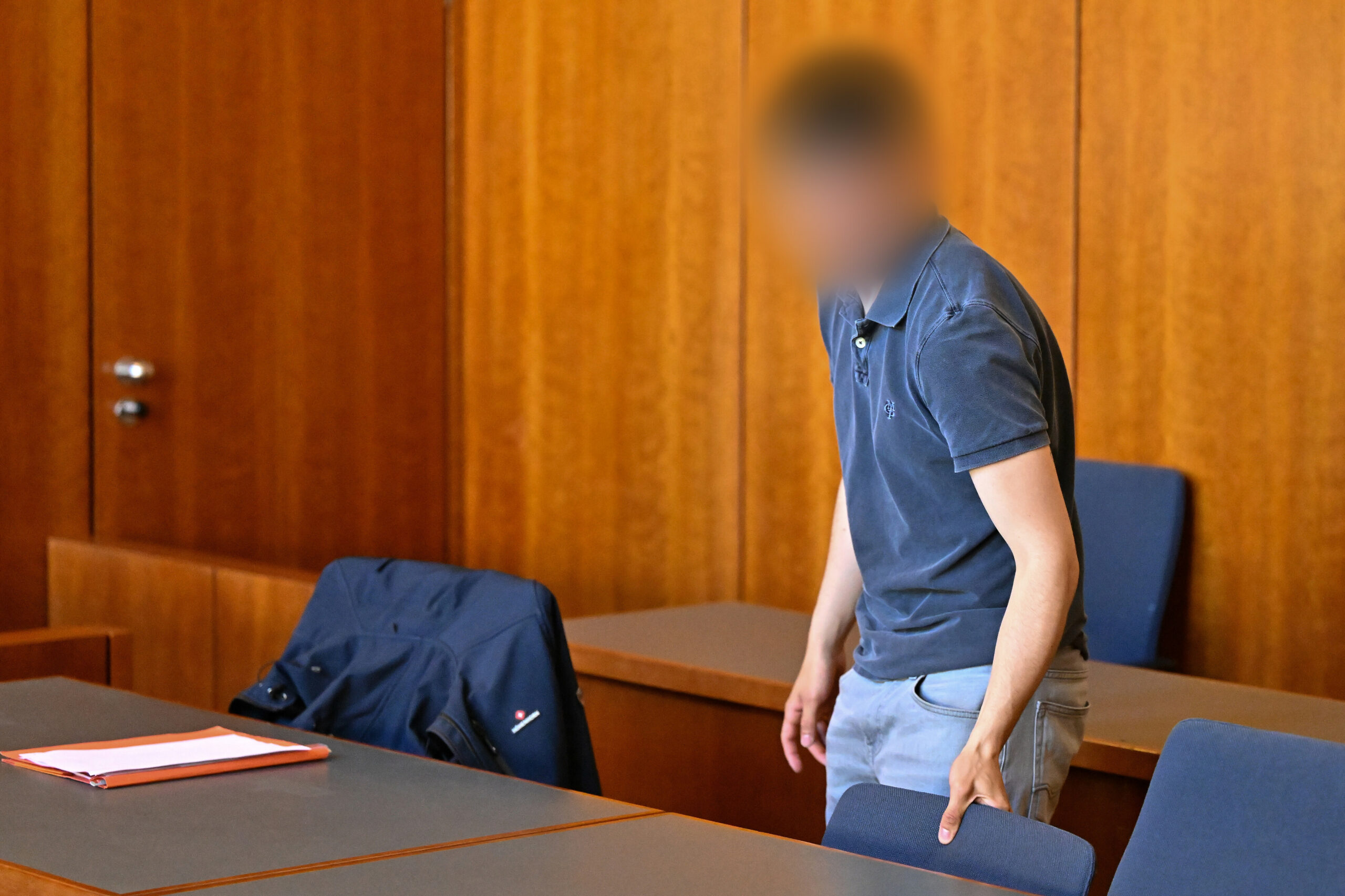 Prozess gegen jungen Erwachsenen wegen Zwangsprostitution