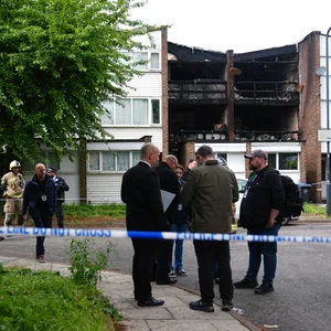 Einsatzkräfte an der Unglücksstelle in London.