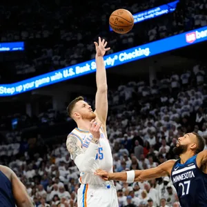 Isaiah Hartenstein wirft über Rudy Gobert