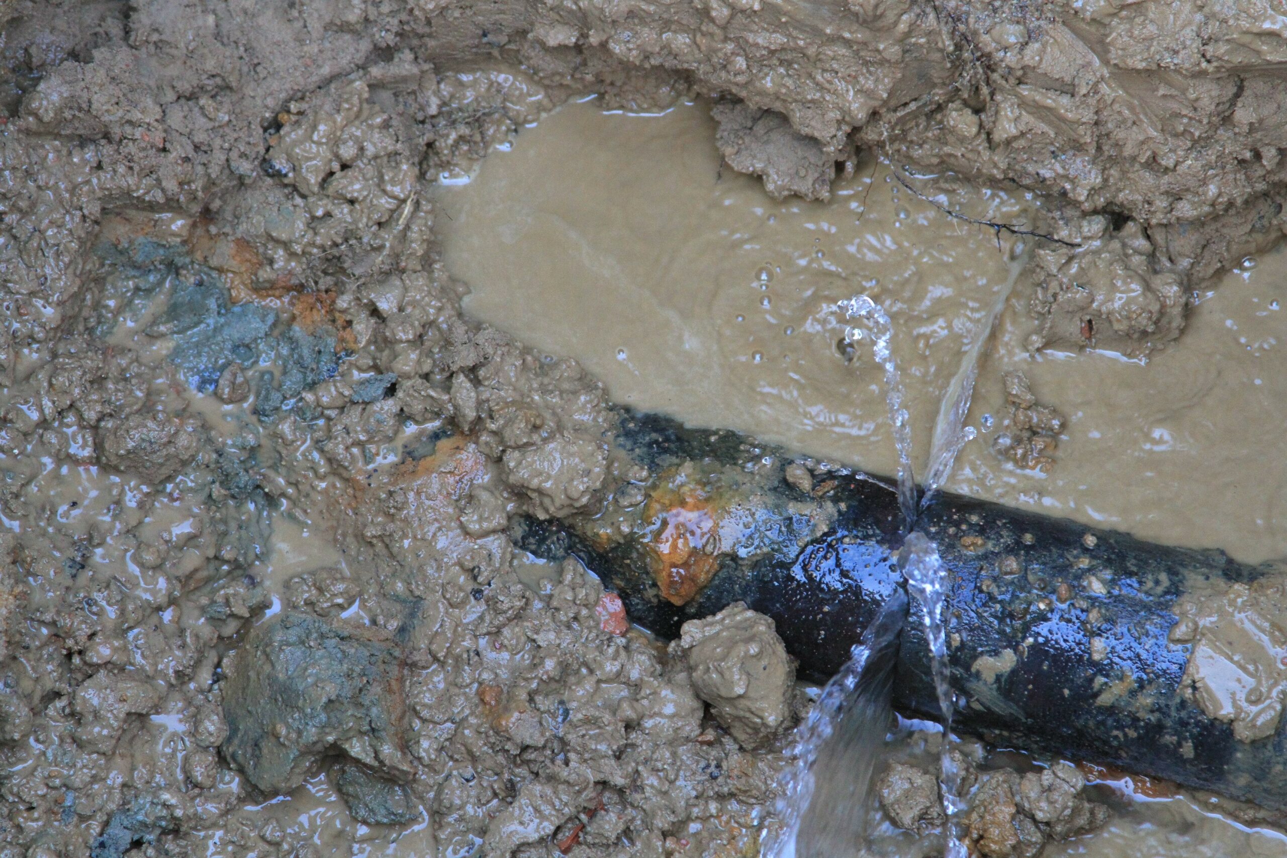 Ein Wasserrohrbruch