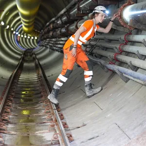 Schichtbauleiterin Annika Stopp in der Tunnelröhre für die Stromleitung Suedlink.