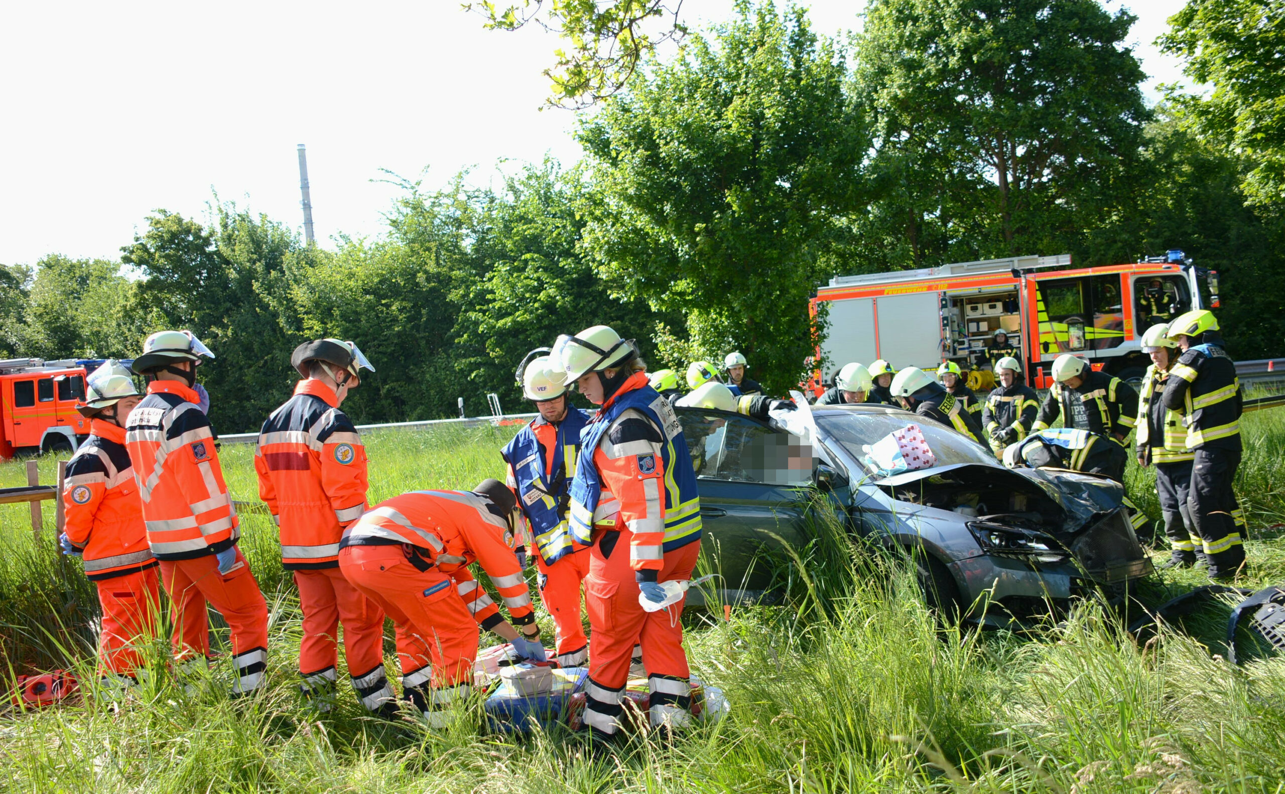 Rettungskräfte am Unfallort
