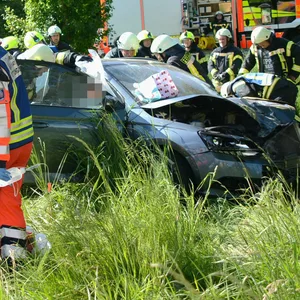 Rettungskräfte am Unfallort