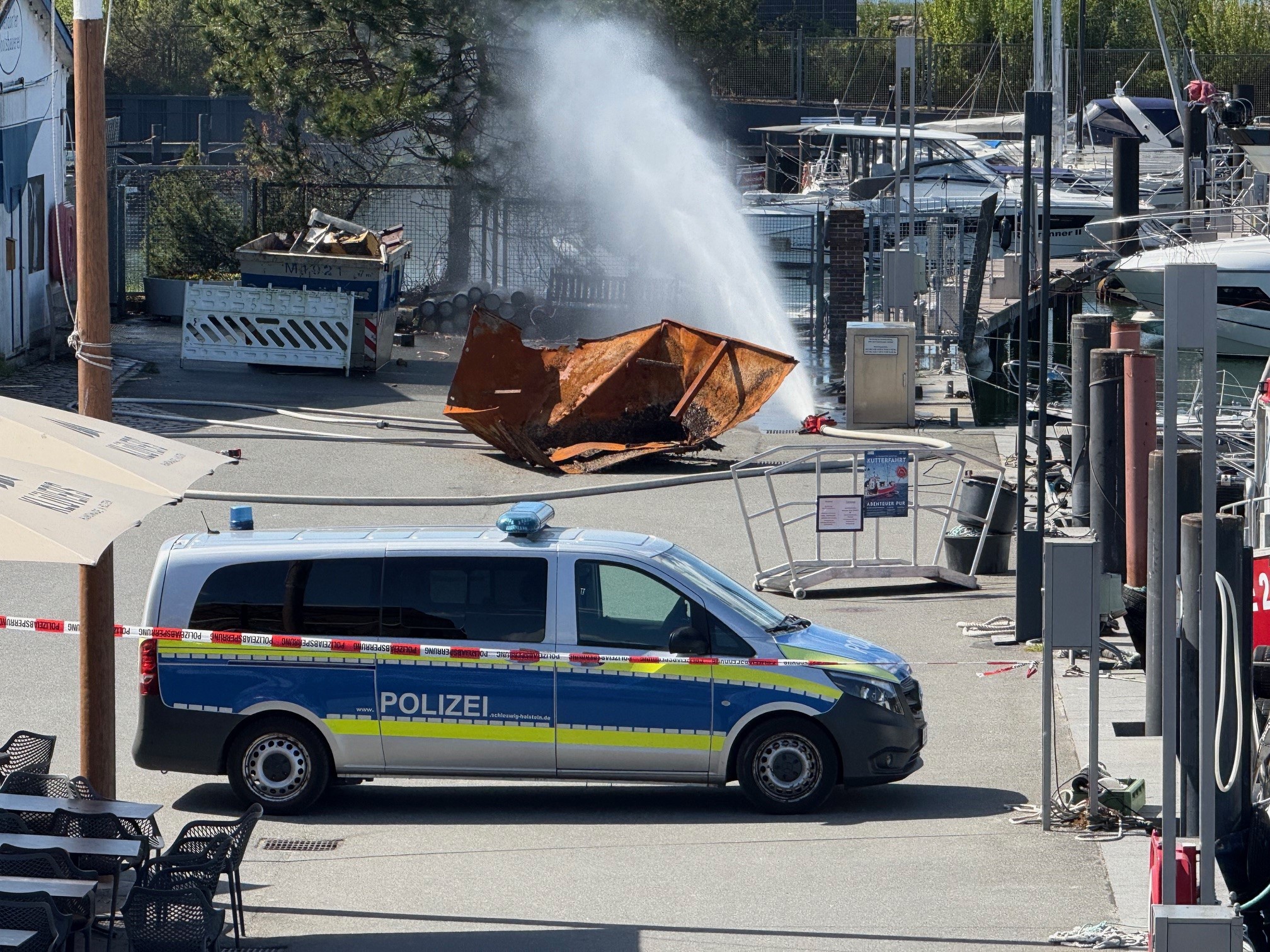 In Timmendorfer Strand ist am Donnerstag eine Gasflasche detoniert, mehrere Menschen wurden verletzt.q