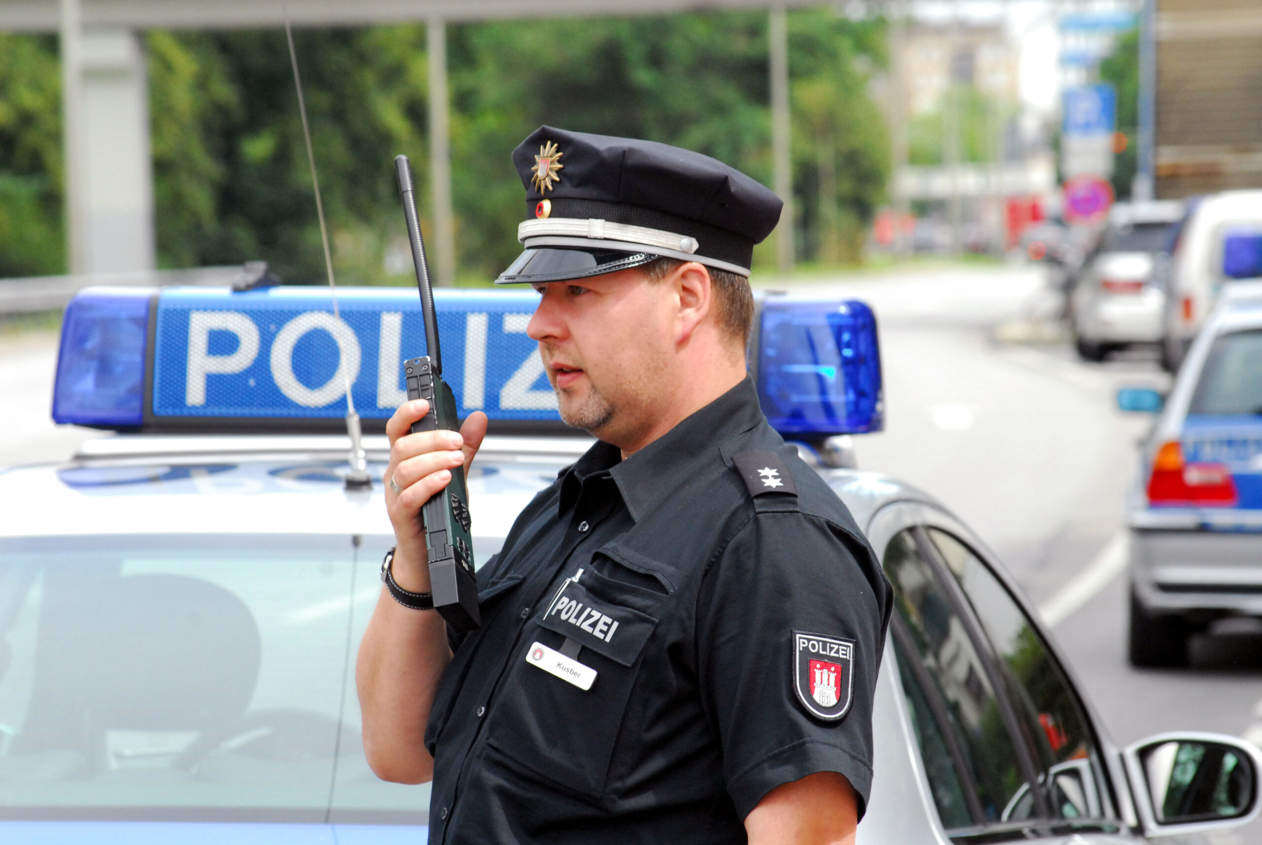 Bis zur Einführung des Digitalfunk arrbeitete Polizei und Feuerwehr mit analogen Funkgeräten. Die waren aber nicht abhörsicher
