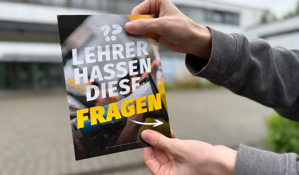 Rechtsextreme-verteilen-Flyer-an-Schulen