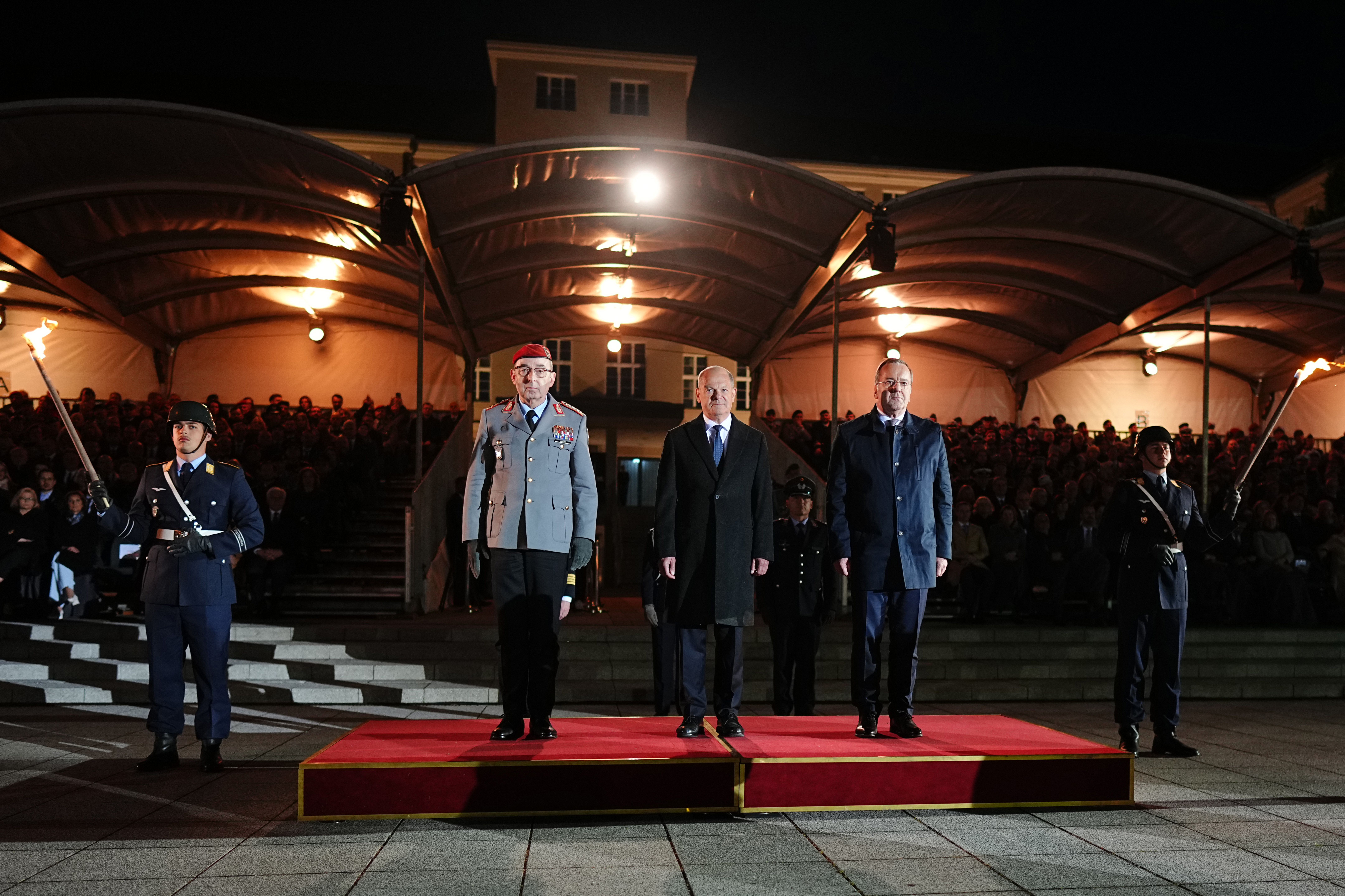 Scholz beim Zapfenstreich