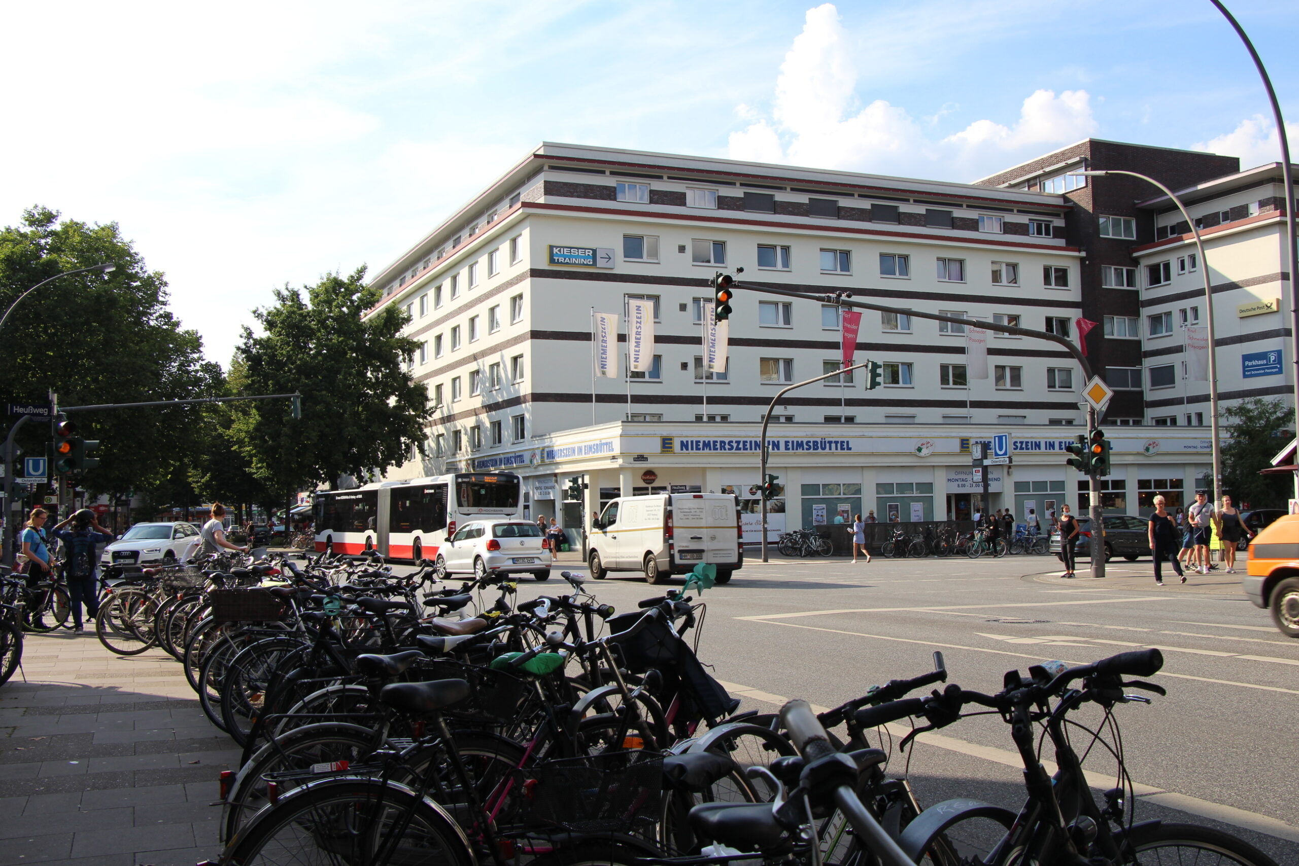 Die Edeka-Filiale Niemerszein an der Oster­straße 120 (Archivbild).