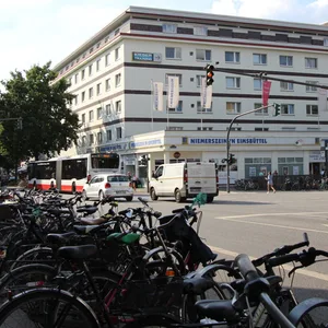 Die Edeka-Filiale Niemerszein an der Oster­straße 120 (Archivbild).