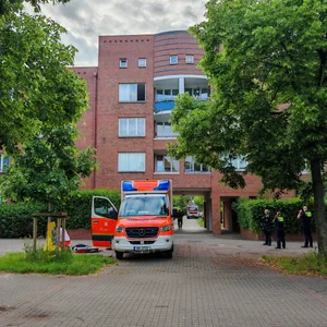 Rätselhafter Fenstersturz – Frau schwer verletzt