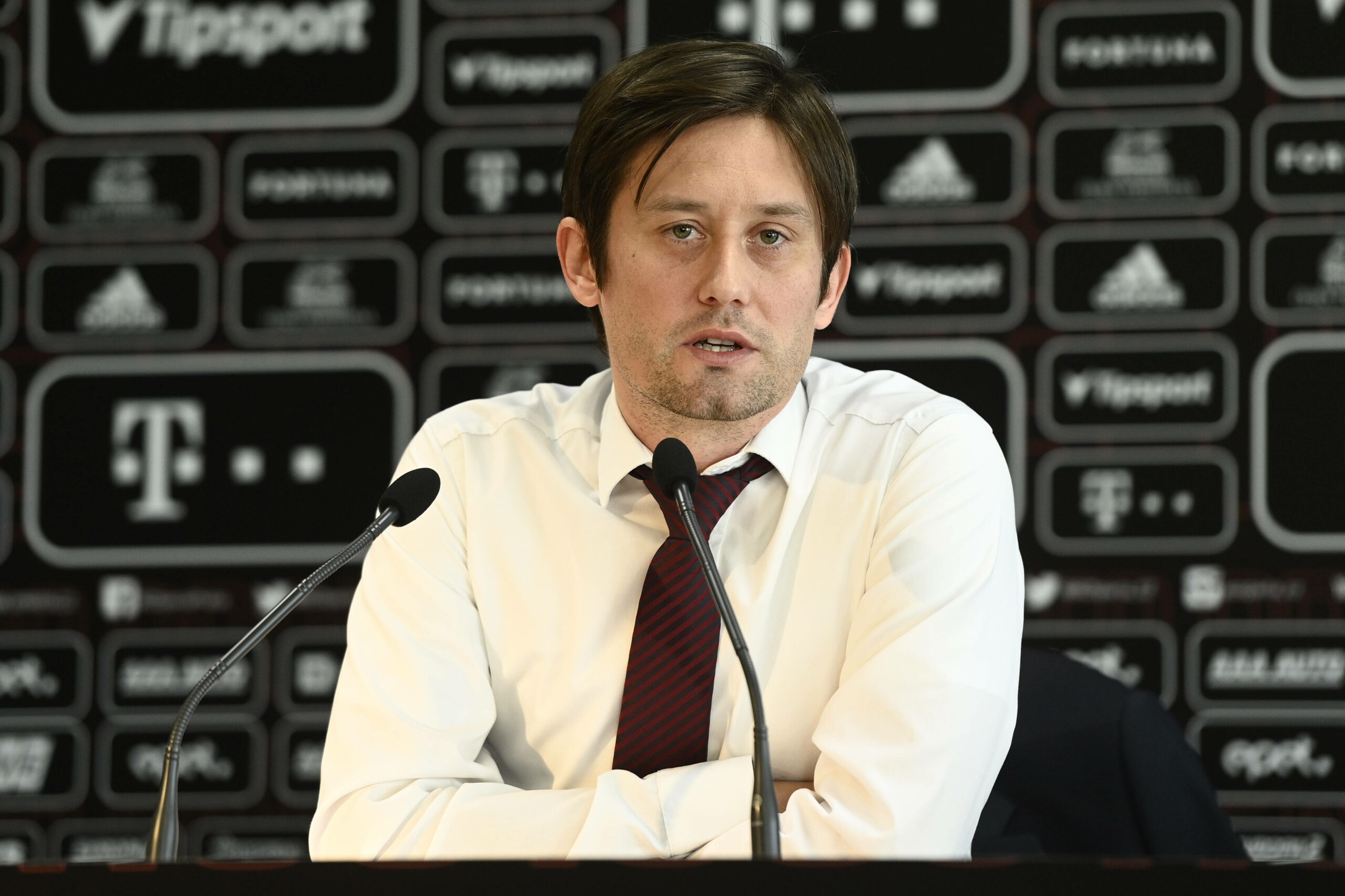 Tomas Rosicky bei einer Pressekonferenz