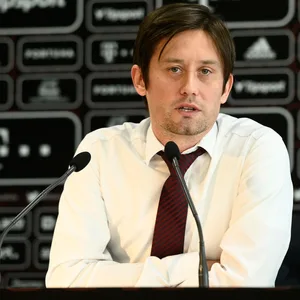 Tomas Rosicky bei einer Pressekonferenz