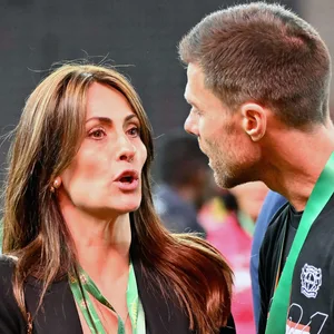 Nagore Aranburu und Xabi Alonso nach dem DFB-Pokal-Triumph 2024