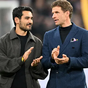 Ilkay Gündogan und Thomas Müller bei ihrer DFB-Verabschiedung