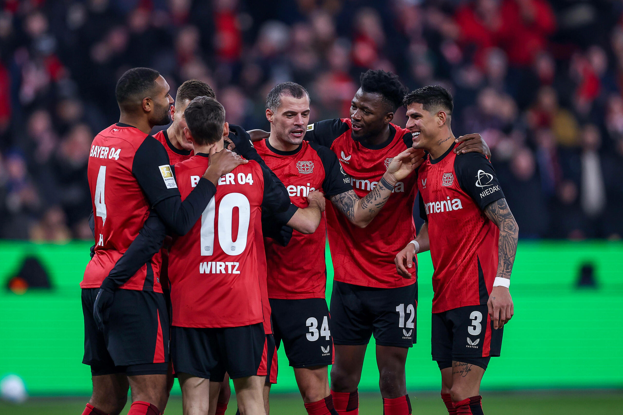 Bayer Leverkusen jubelt über ein Tor