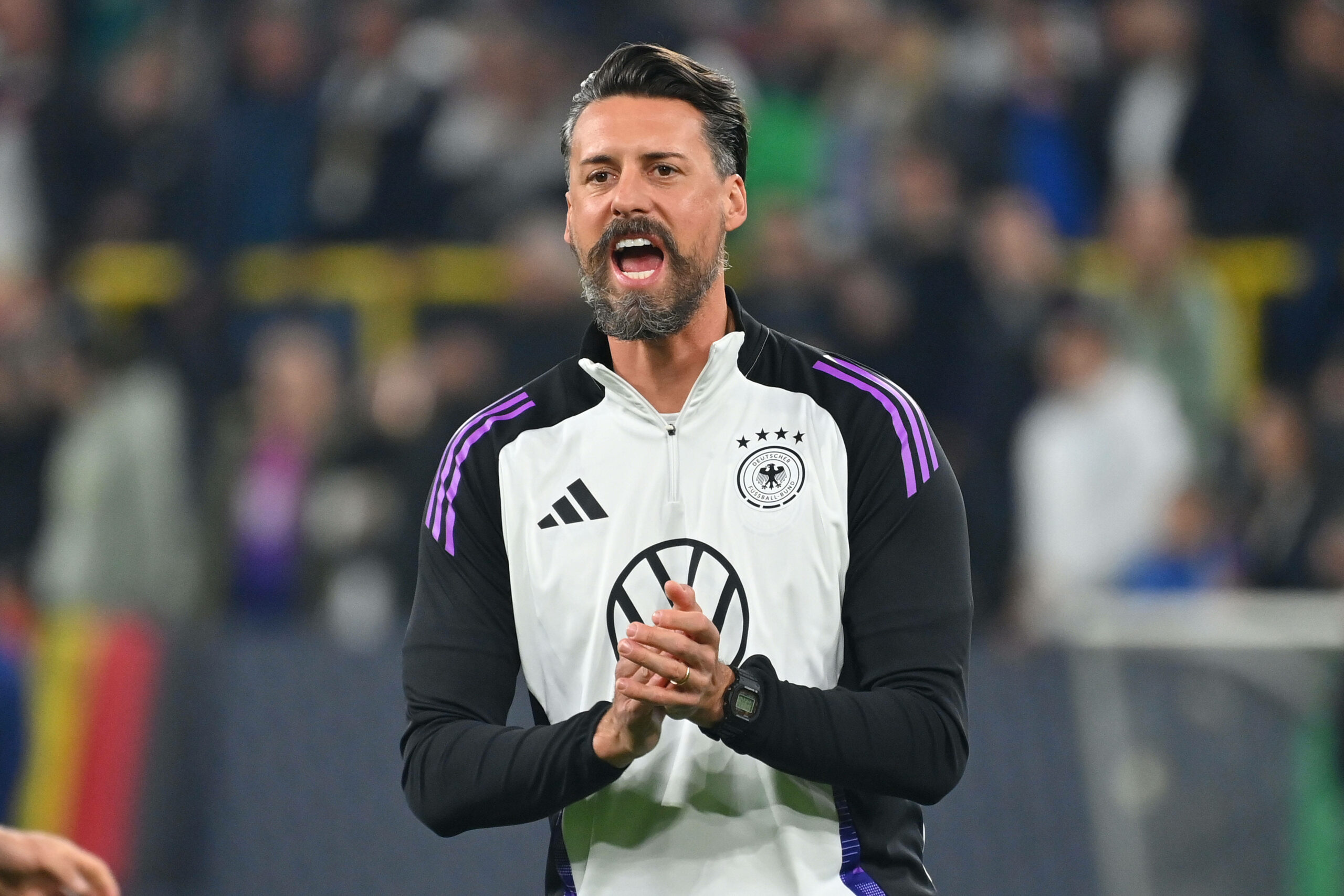 Sandro Wagner gestikuliert