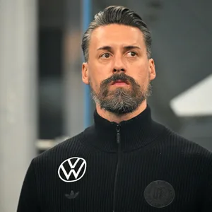 Sandro Wagner schaut konzentriert