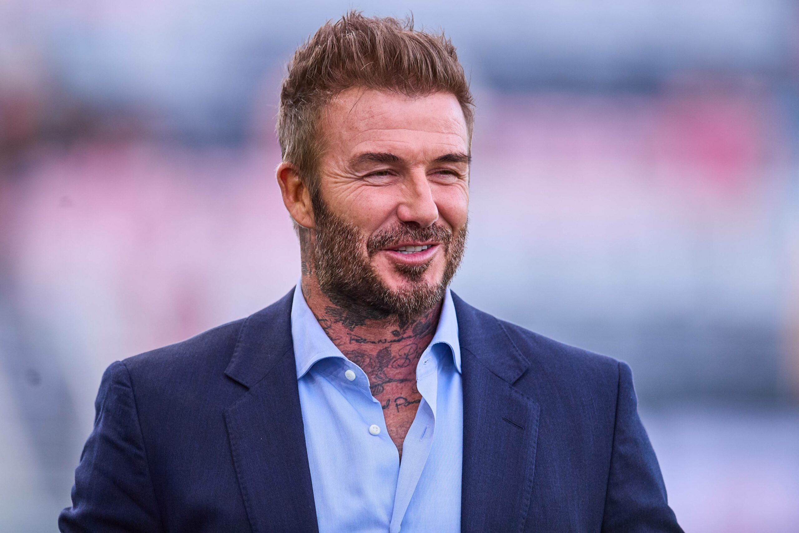 David Beckham lacht
