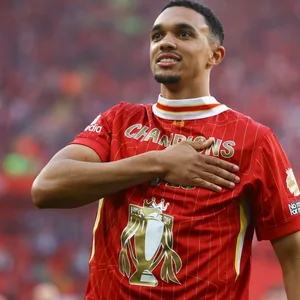 Trent Alexander-Arnold jubelt den Gewinn der Premier-League