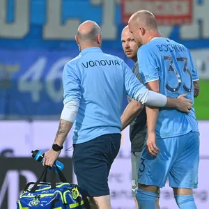 Philipp Hofmann geht verletzt vom Platz