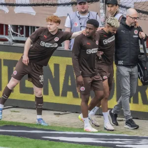 Elias Saad verletzte sich beim Aufwärmen vor dem Stuttgart-Spiel