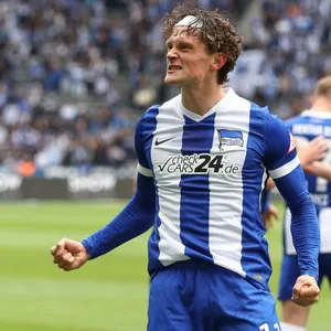 Fabian Reese jubelt