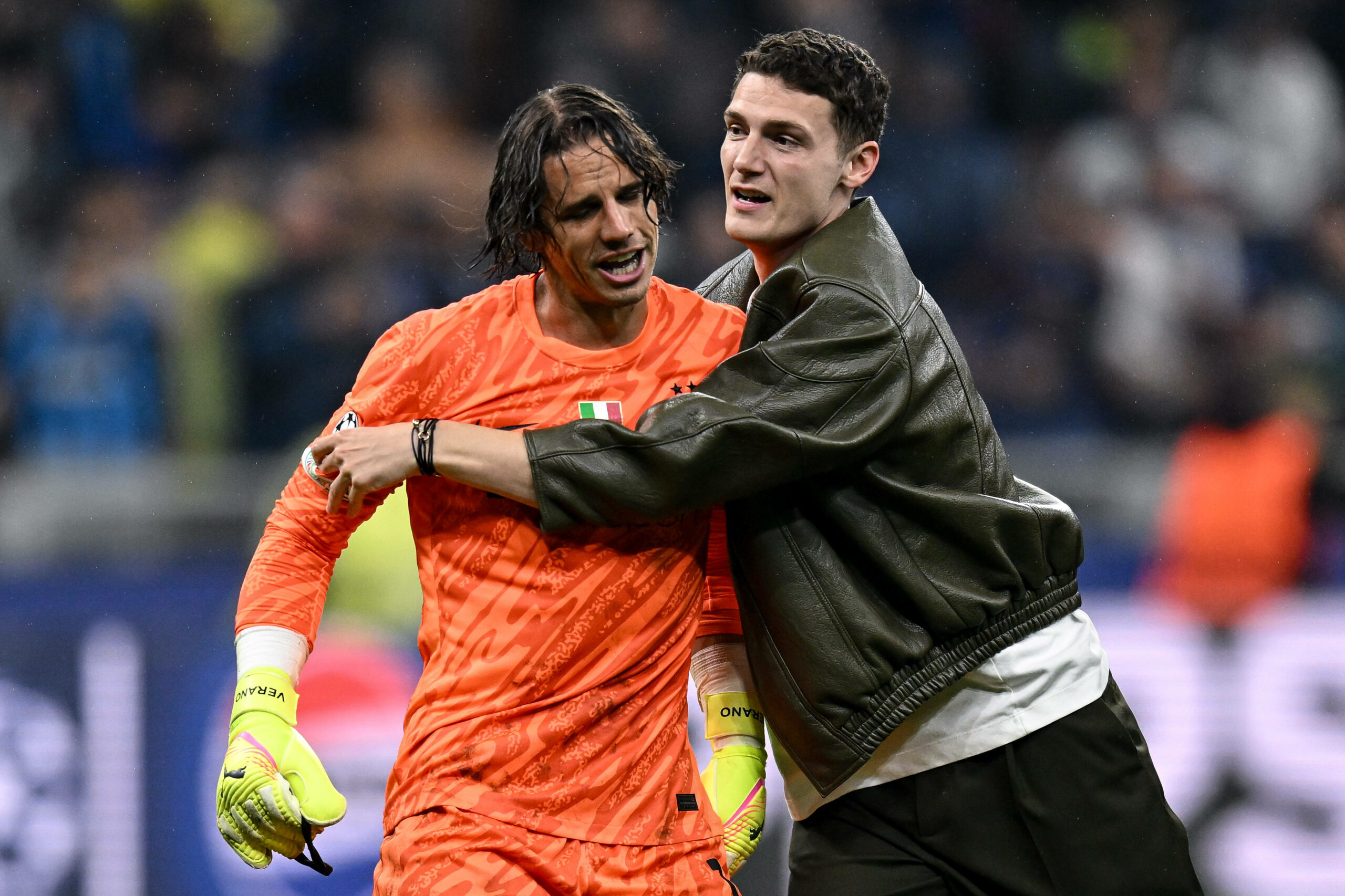 Yann Sommer war nach dem Einzug ins Finale gerührt, feierte mit Benjamin Pavard.