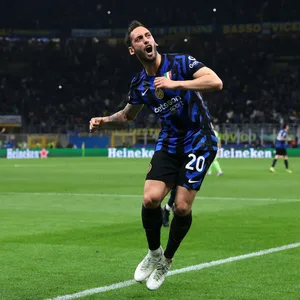 Hakan Calhanoglu jubelt für Inter Mailand