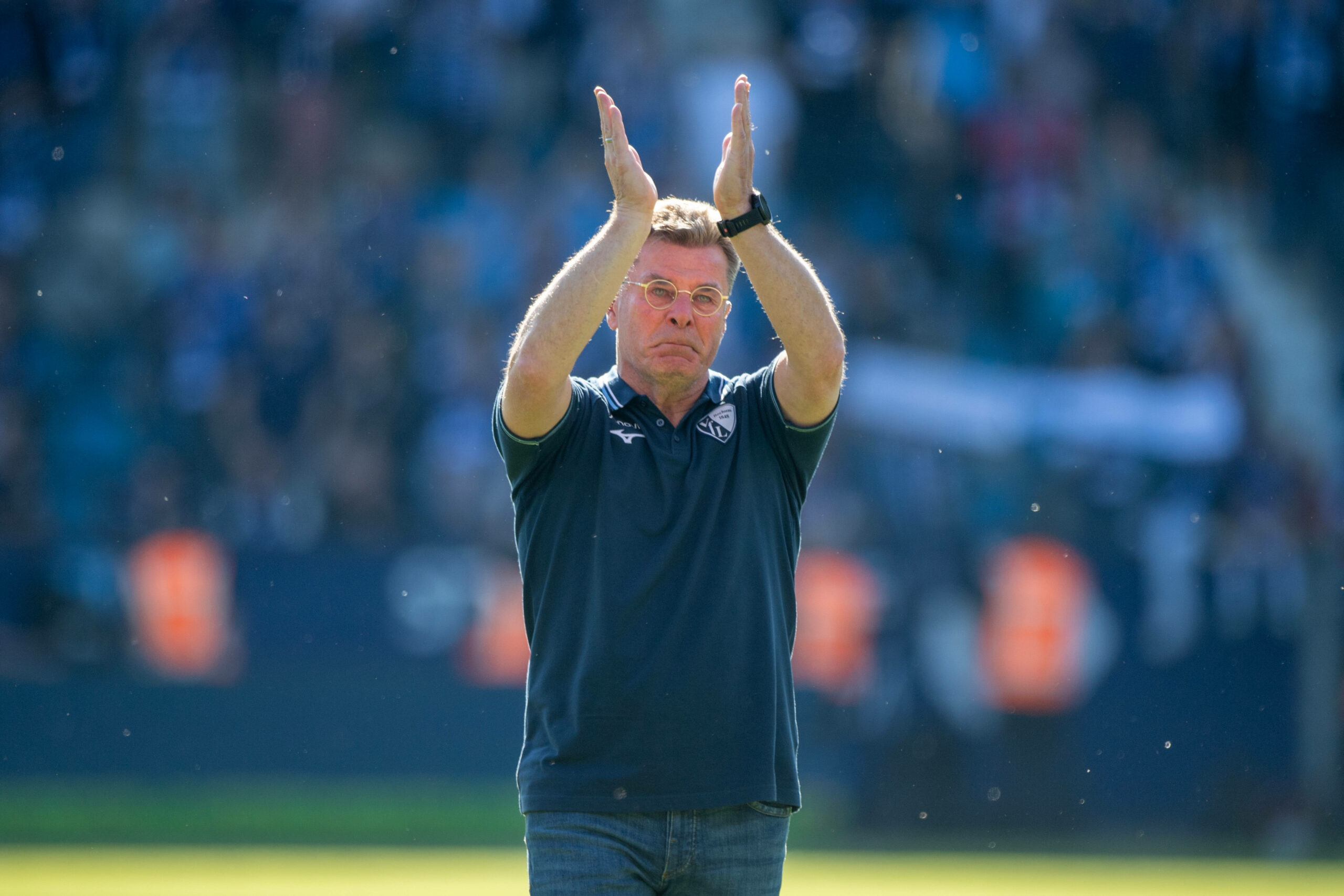 Dieter Hecking klatscht mit Tränen in den Augen