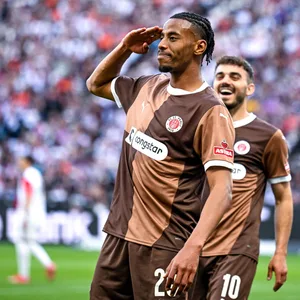 Morgan Guilavogui nach seinem Tor in Frankfurt