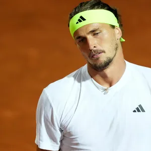 Alexander Zverev sichtlich enttäuscht während des Matches gegen Lorenzo Musetti