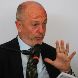 Angelo Binaghi bei einer Pressekonferenz in Rom