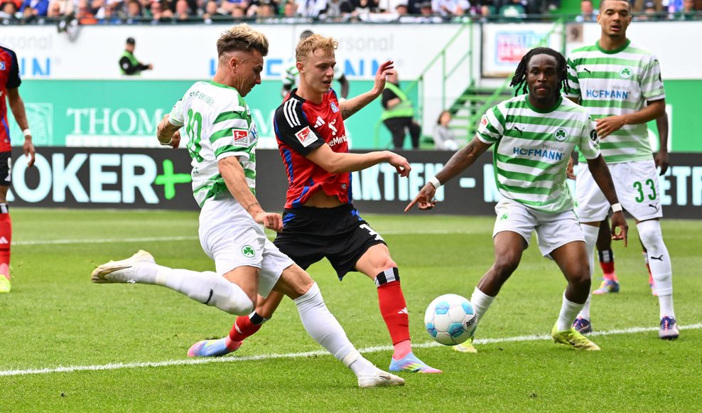 Fürths Felix Klaus trifft gegen den HSV zum 1:0