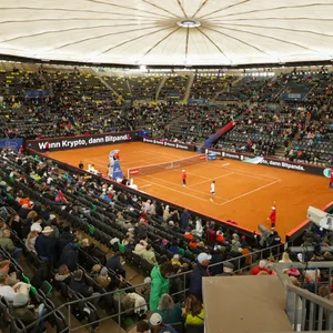 Nachdem sich am Mittwoch Alexander Zverev am Rothenbaum verabschiedete, setzte es einen Tag später die nächste Hiobsbotschaft.