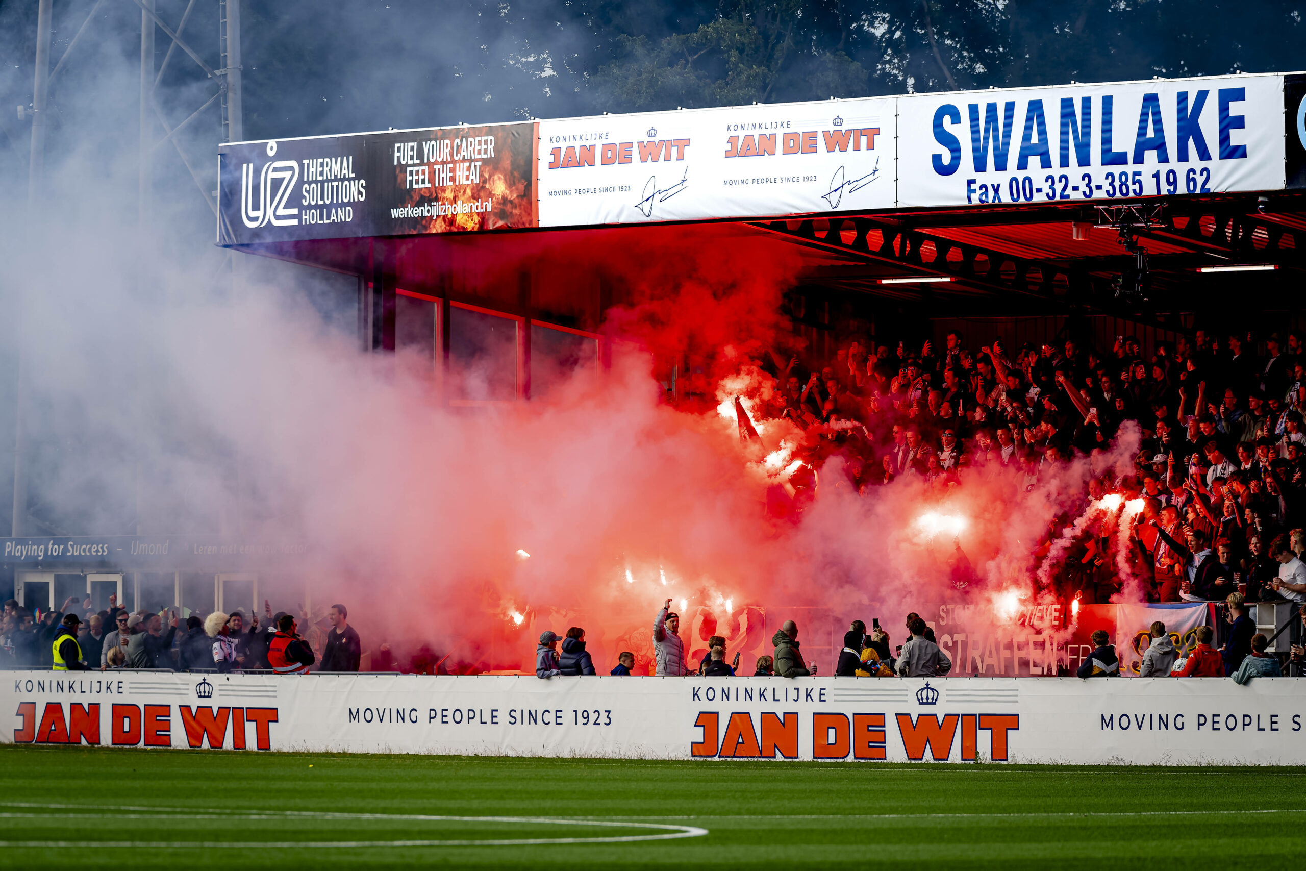 SC Telstar Fans auf der Tribüne