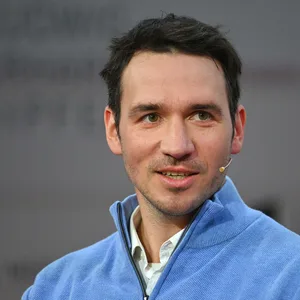 Felix Neureuther lächelt