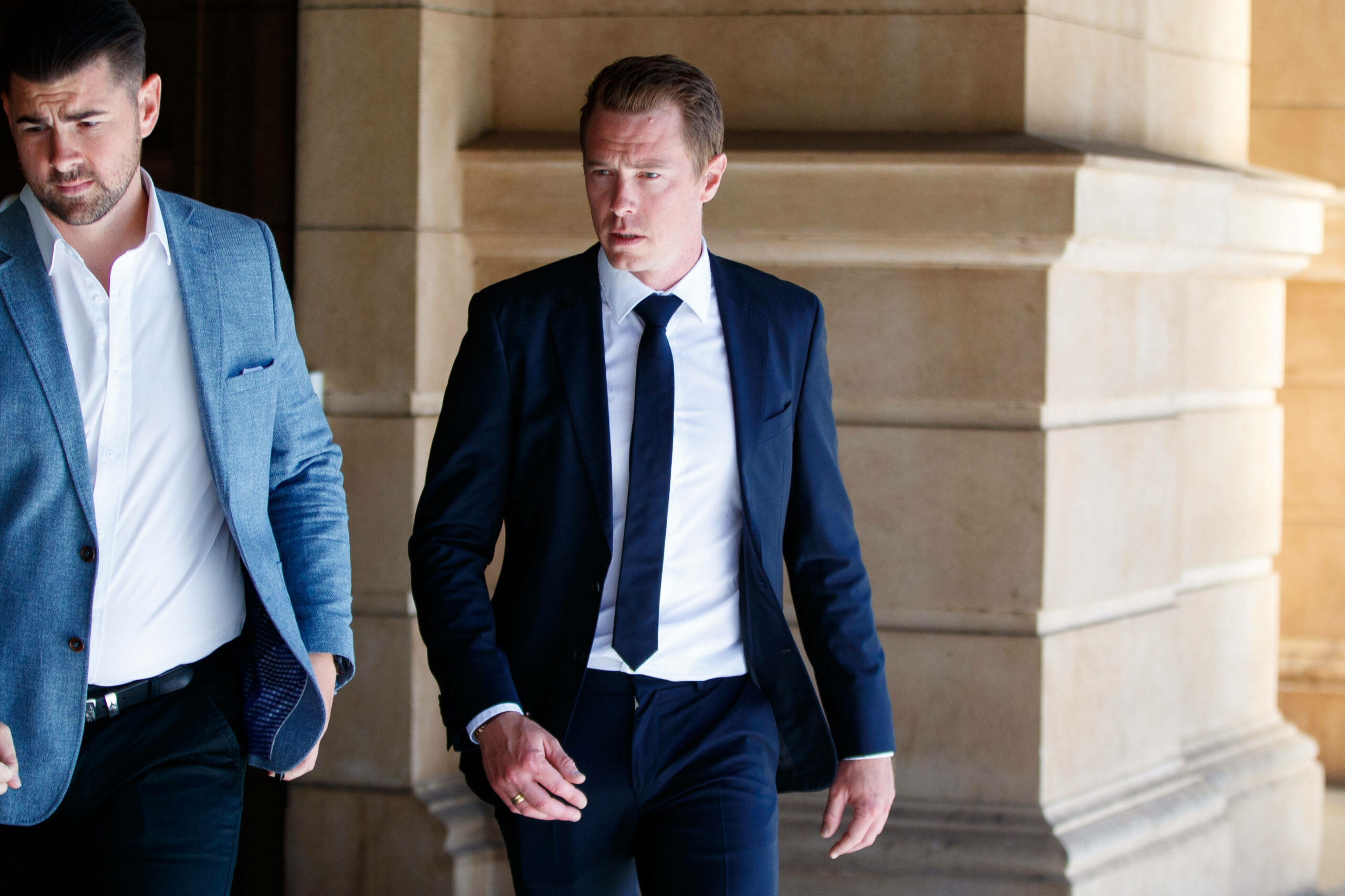 Rohan Dennis verlässt den Gerichtsaal