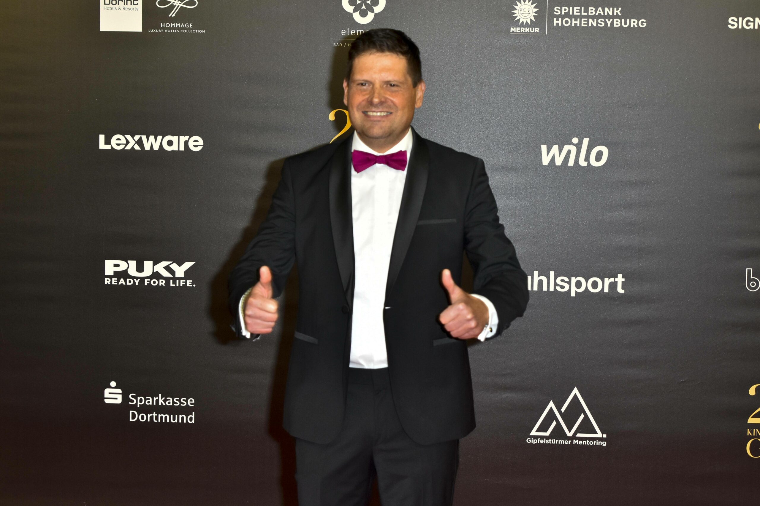 Jan Ullrich hebt beide Daumen