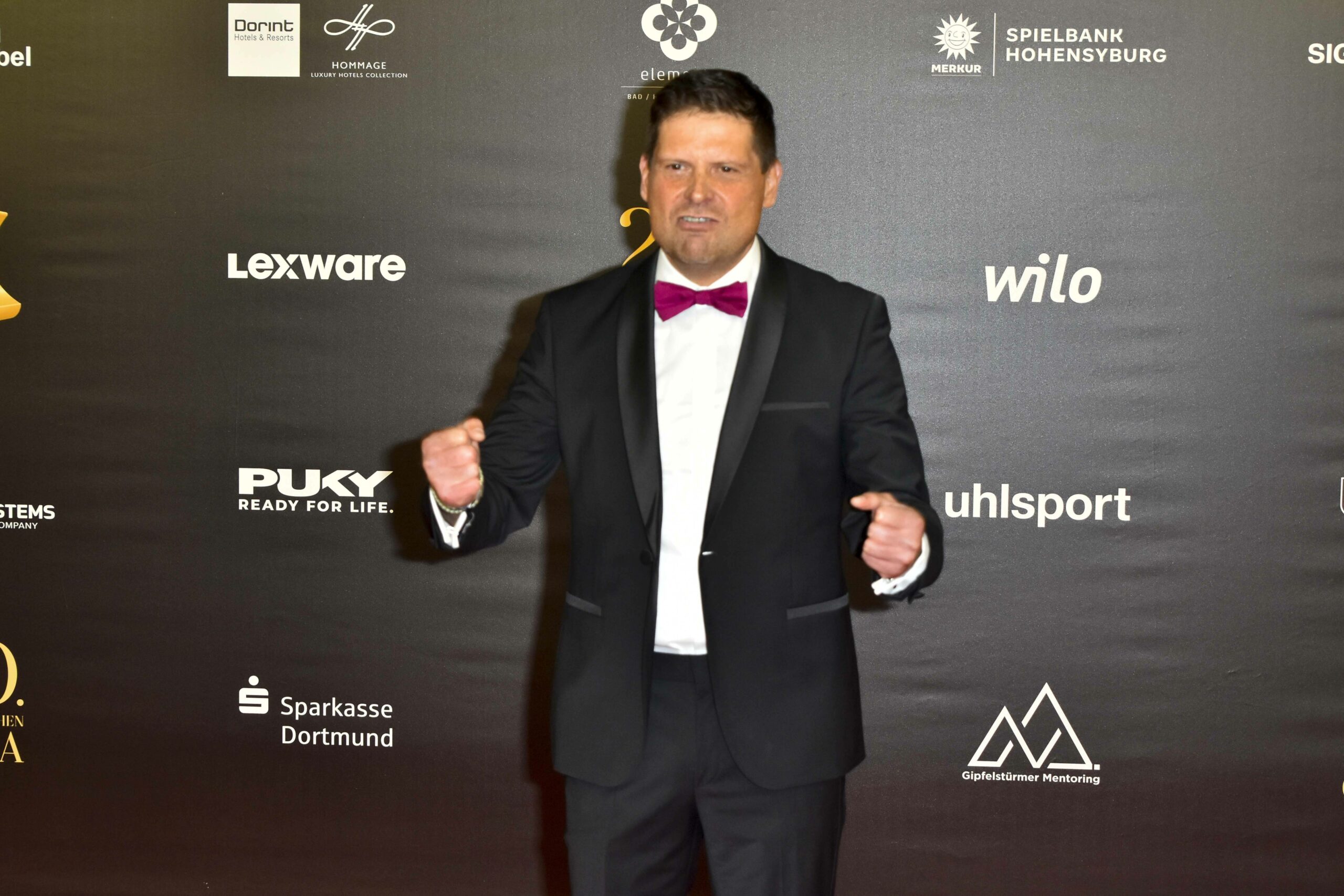 Jan Ullrich auf dem roten Teppich bei 20. Kinderlachen Gala