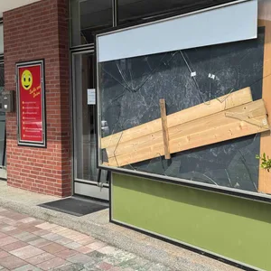 Einbruch bei Juwelier in Horneburg – Täter erbeuten Schmuck und Uhren