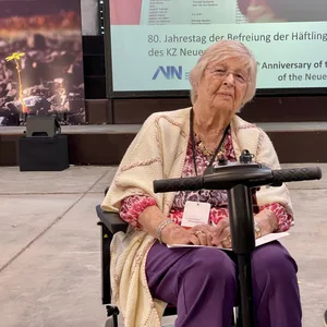 Helga Melmed
