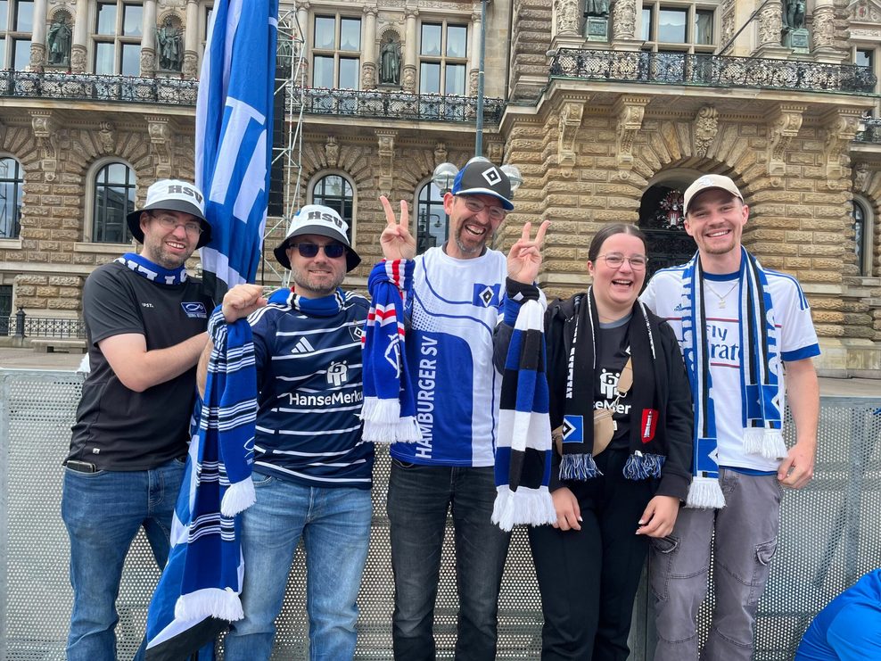 Gruppe von HSV-Fans