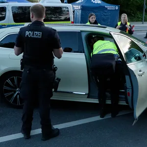 Die Polizei kontrollierte mehr als 200 Fahrzeuge.