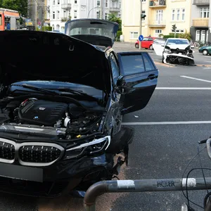 Ein BMW und ein VW prallten in Eppendorf zusammen.