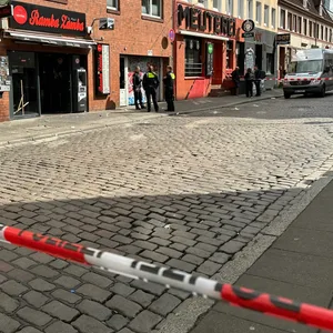Massenschlägerei auf dem Kiez – mehrere Verletzte
